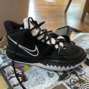 Kyrie 7 TB Nike Basketball Shoes. Black/white. Never worn. Men’s 7 - Women’s 8.5
